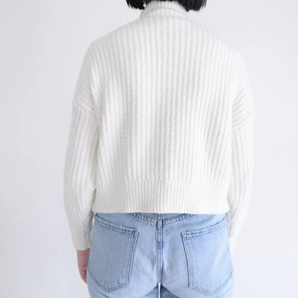 Elizabeth and James Cream Cable Knit Slightly Cropped Mockneck Sweater Med - Picture 3 of 12